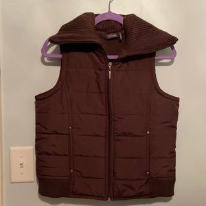 Fall/Winter Daisy Fuentes Medium sized Brown puffer vest